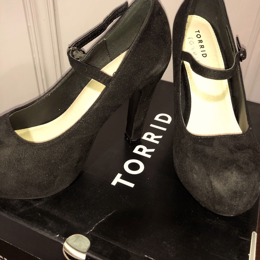 Gorgeous and sexy black heels. Size 11w from Torrid, worn once.